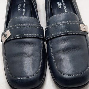 Navy Blue Anne Klein iflex leather loafers, barely worn, size 6M.